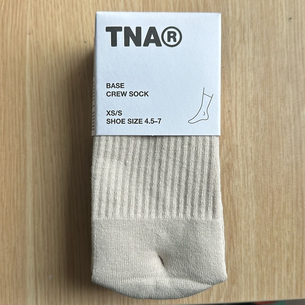 Aritzia TNA Crew Socks